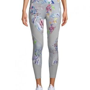 AVIA Gray Floral Capri Leggings